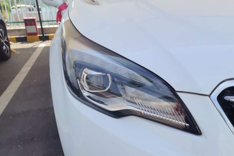 Used Buick Envision 2018 28T Four-Wheel Drive Elite Version Right Front Headlight