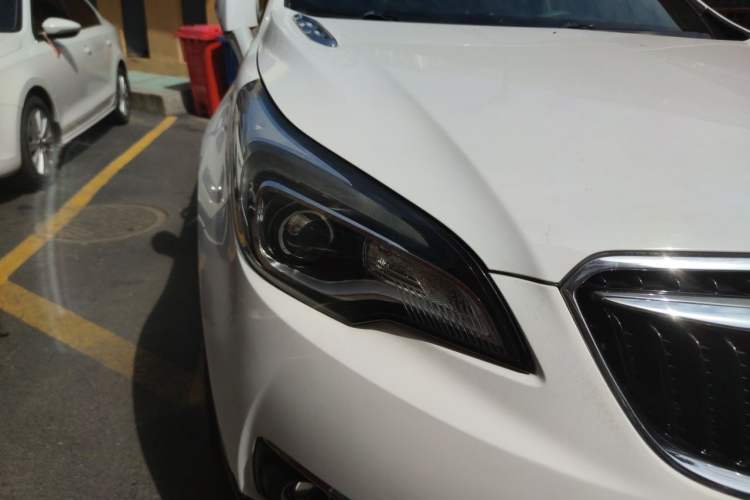 Used Buick Envision 2018 20T Two-Wheel-Drive Leading Model Right Front Headlight