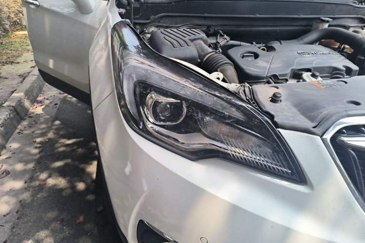 Used Buick Envision 2018 20T Two-Wheel Drive Luxury Model Right Front Headlight