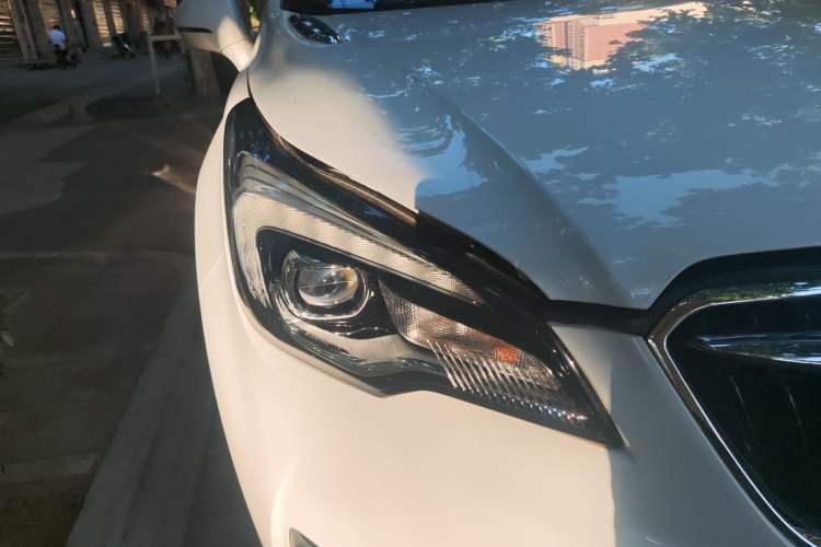Used Buick Envision 2018 28T Four-Wheel Drive Elite Version Right Front Headlight