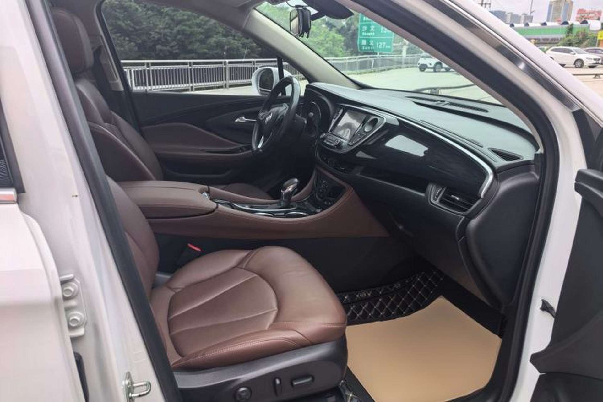 Used Buick Envision 2018 20T Two-Wheel Drive Luxury Model Right Front Seat