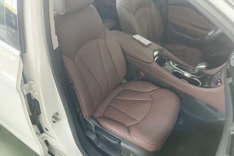 Used Buick Envision 2018 28T Four-Wheel Drive Elite Version Right Front Seat