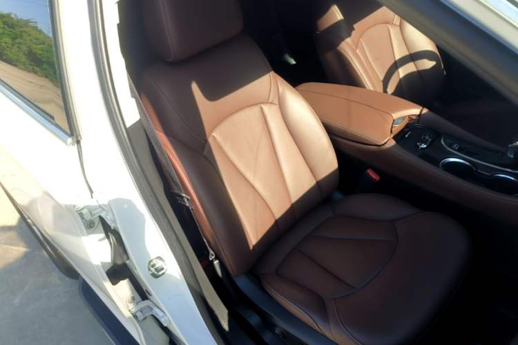 Used Buick Envision 2018 20T Two-Wheel Drive Luxury Model Right Front Seat