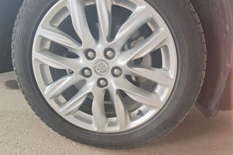 Used Buick Envision 2018 28T Four-Wheel Drive Elite Version Right Front Wheel Hub