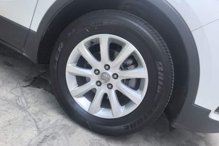 Used Buick Envision 2018 20T Two-Wheel-Drive Elite Model Right Front Wheel Hub