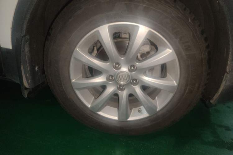 Used Buick Envision 2018 20T Two-Wheel Drive Luxury Model Right Front Wheel Hub