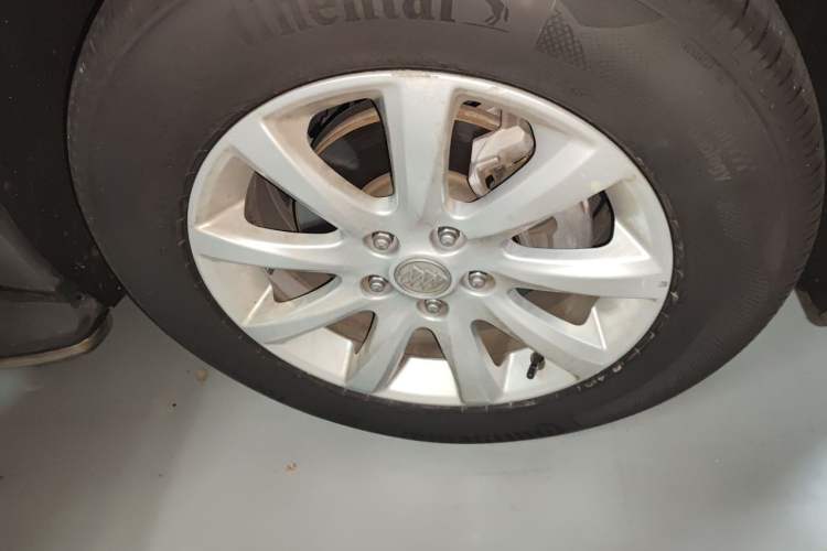 Used Buick Envision 2018 20T Two-Wheel-Drive Elite Model Right Front Wheel Hub