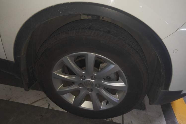 Used Buick Envision 2018 20T Two-Wheel Drive Luxury Model Right Front Wheel Hub