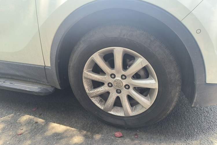 Used Buick Envision 2018 20T Two-Wheel Drive Luxury Model Right Front Wheel Hub