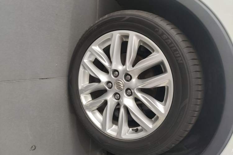 Used Buick Envision 2018 28T Four-Wheel Drive Elite Version Right Front Wheel Hub