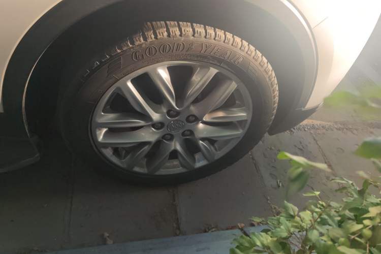 Used Buick Envision 2018 28T Four-Wheel Drive Elite Version Right Front Wheel Hub