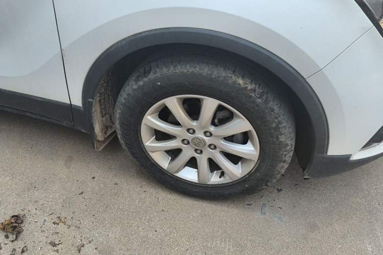 Used Buick Envision 2018 20T Two-Wheel-Drive Elite Model Right Front Wheel Hub