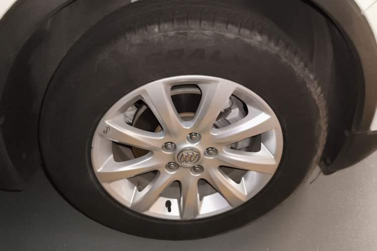 Used Buick Envision 2018 20T Two-Wheel-Drive Elite Model Right Front Wheel Hub