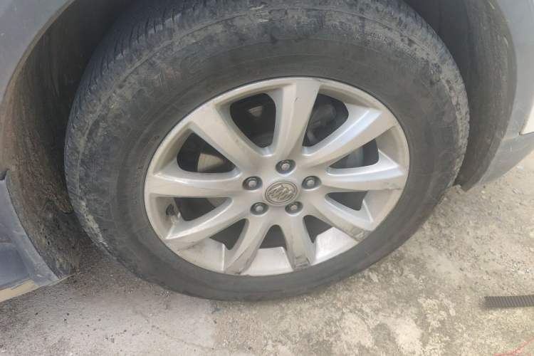 Used Buick Envision 2018 20T Two-Wheel-Drive Elite Model Right Front Wheel Hub