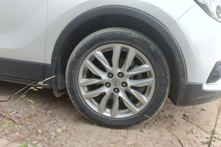Used Buick Envision 2018 28T Four-Wheel Drive Elite Version Right Front Wheel Hub