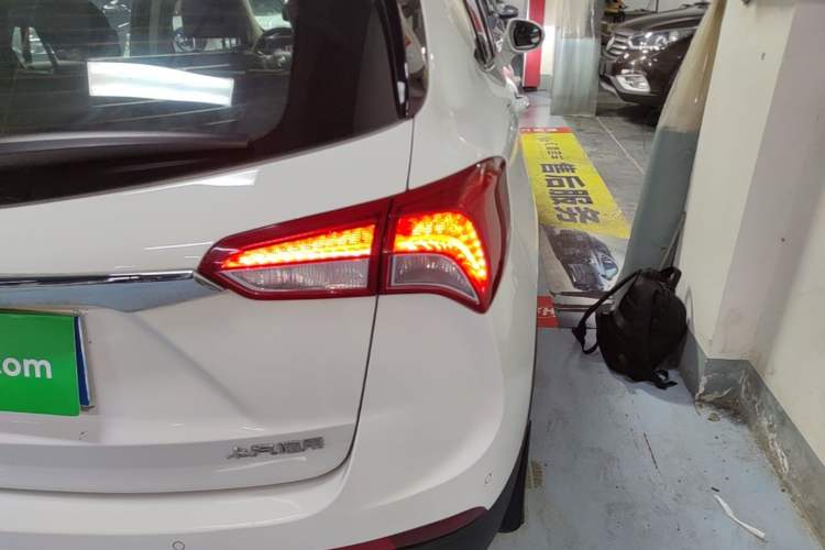 Used Buick Envision 2018 20T Two-Wheel-Drive Leading Model Right Rear Taillight