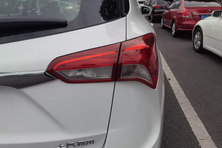 Used Buick Envision 2018 20T Two-Wheel-Drive Leading Model Right Rear Taillight