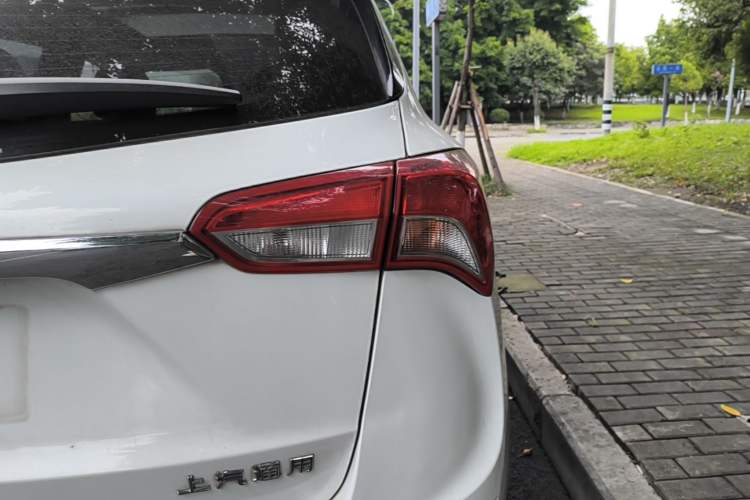 Used Buick Envision 2018 20T Two-Wheel-Drive Elite Model Right Rear Taillight