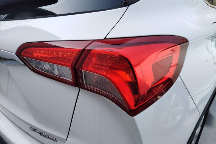 Used Buick Envision 2018 20T Two-Wheel Drive Luxury Model Right Rear Taillight
