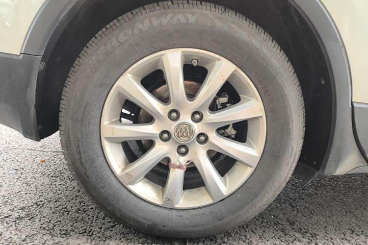 Used Buick Envision 2018 20T Two-Wheel-Drive Elite Model Right Rear Wheel Hub