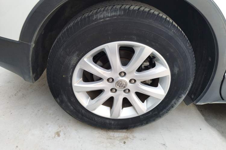 Used Buick Envision 2018 20T Two-Wheel Drive Luxury Model Right Rear Wheel Hub