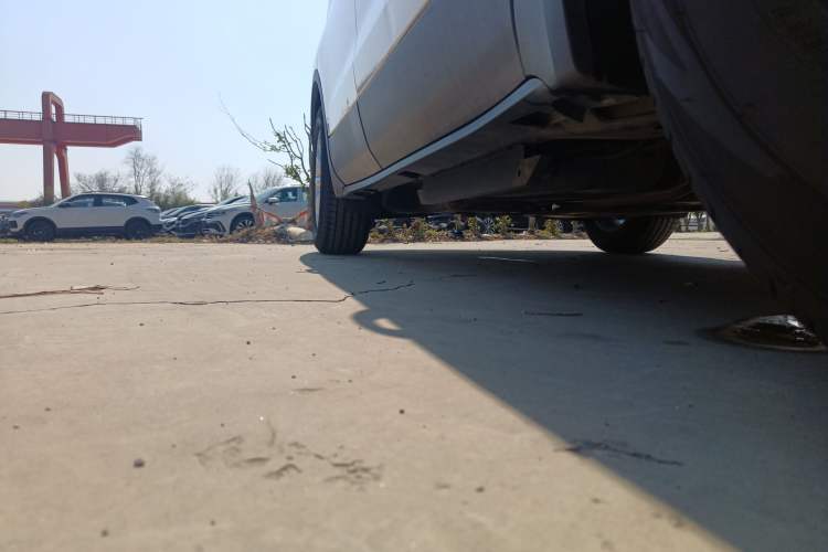 Used Buick Envision 2018 20T Two-Wheel-Drive Elite Model Right Side Sill