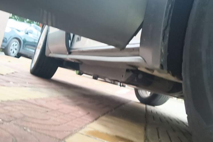Used Buick Envision 2018 28T Four-Wheel Drive Elite Version Right Side Sill