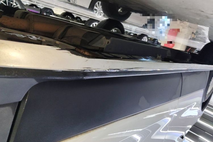 Used Buick Envision 2018 20T Two-Wheel-Drive Elite Model Right Side Sill