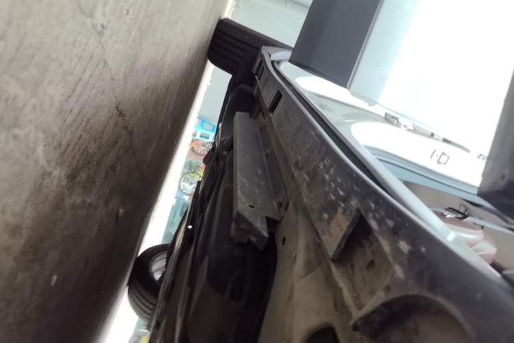 Used Buick Envision 2018 28T Four-Wheel Drive Elite Version Right Side Sill