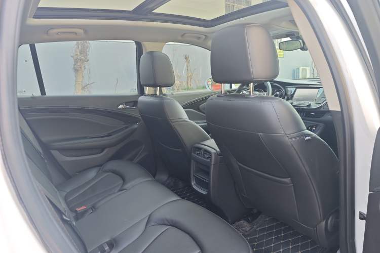 Used Buick Envision 2018 20T Two-Wheel-Drive Elite Model Roof