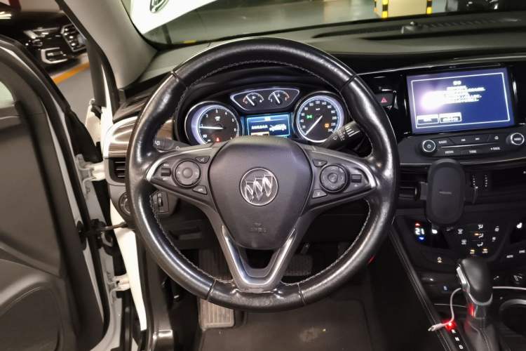 Used Buick Envision 2018 20T Two-Wheel-Drive Elite Model Steering Wheel