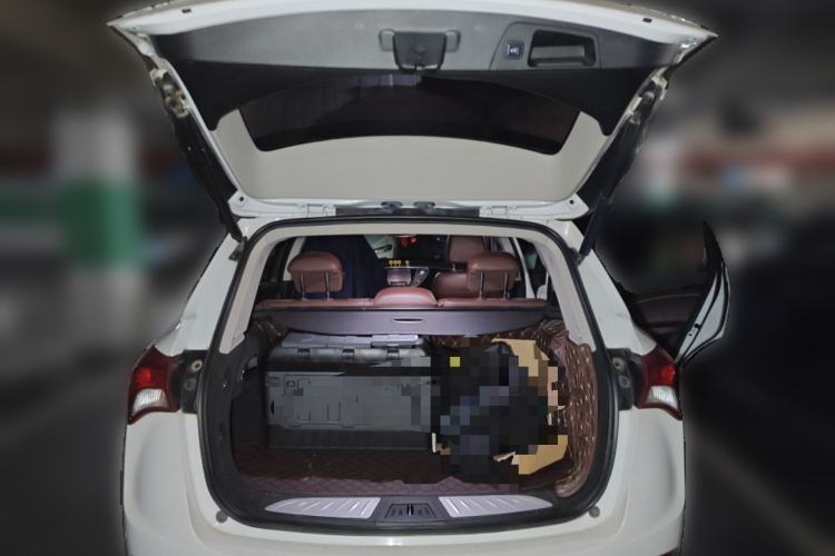 Used Buick Envision 2018 28T Four-Wheel Drive Luxury Model Trunk