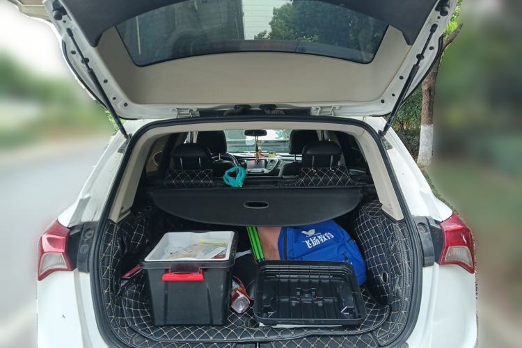 Used Buick Envision 2018 20T Two-Wheel-Drive Elite Model Trunk