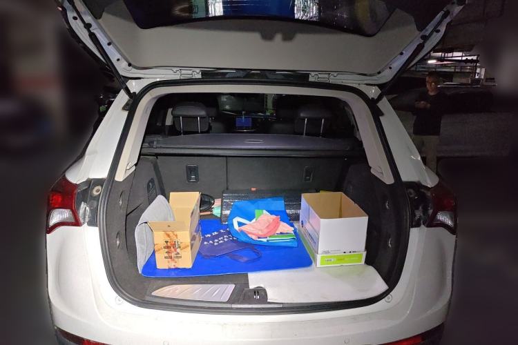 Used Buick Envision 2018 20T Two-Wheel-Drive Elite Model Trunk