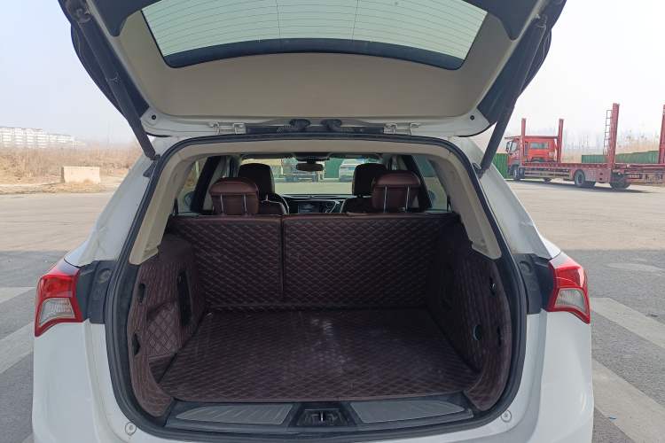 Used Buick Envision 2018 20T Two-Wheel Drive Luxury Model Trunk
