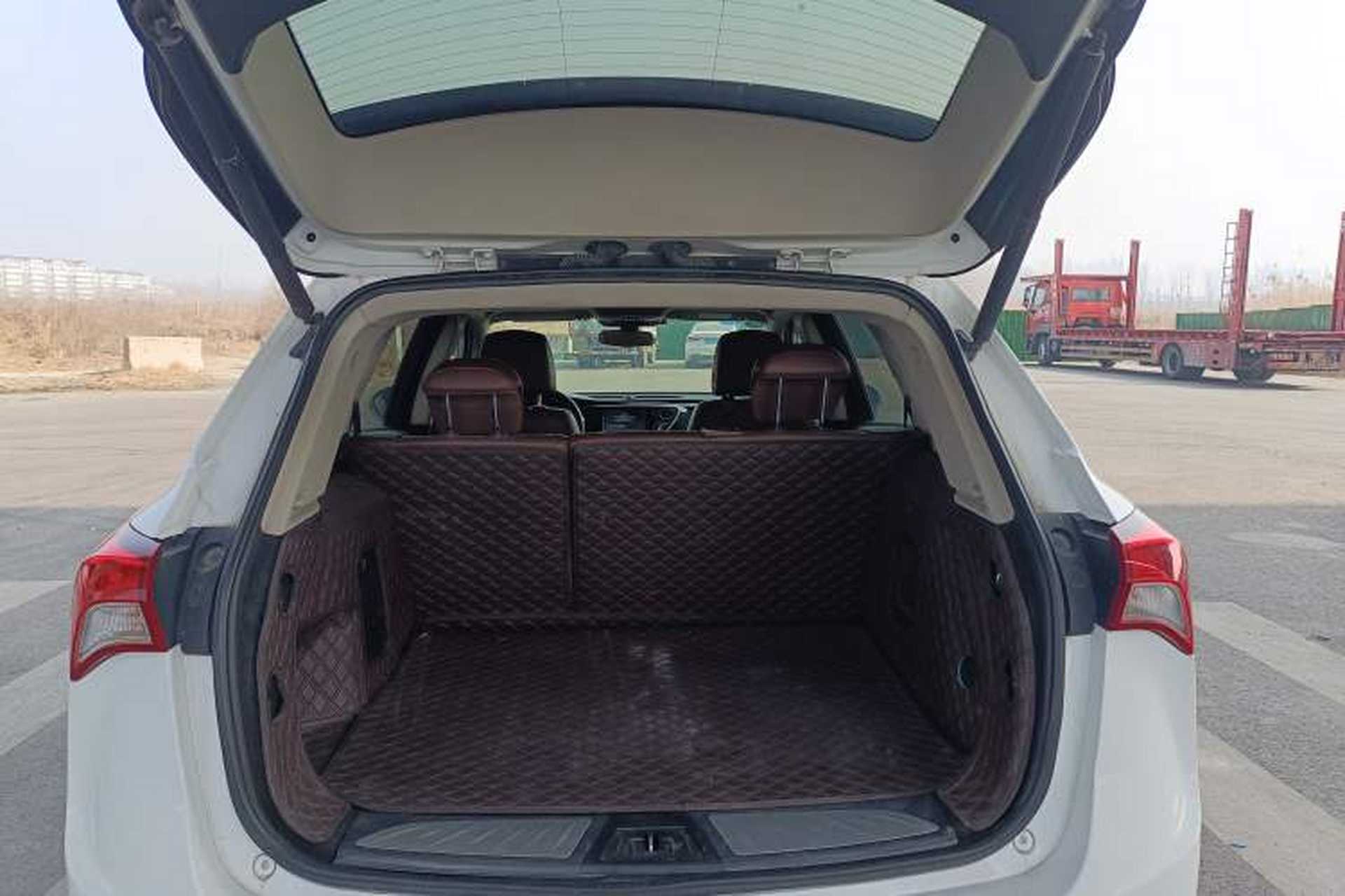 Used Buick Envision 2018 20T Two-Wheel Drive Luxury Model Trunk