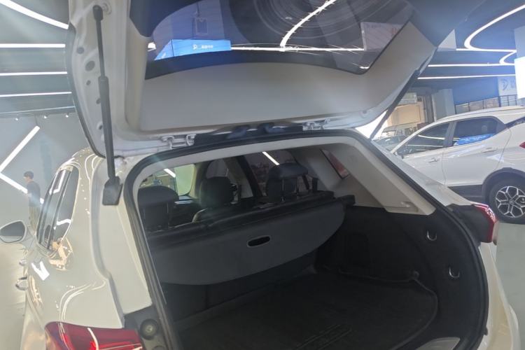 Used Buick Envision 2018 20T Two-Wheel-Drive Elite Model Trunk