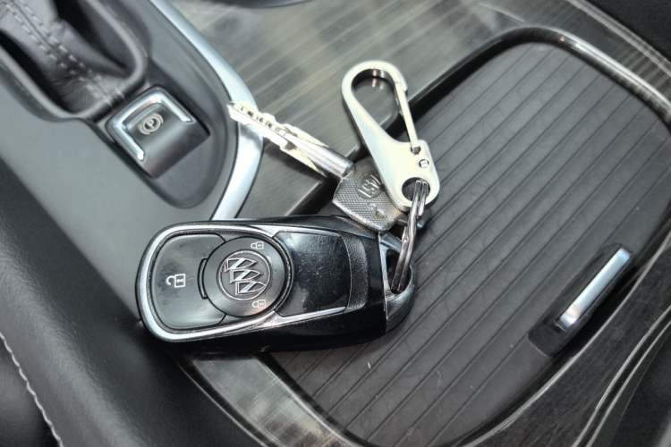 Used Buick Envision 2018 20T Two-Wheel-Drive Elite Model Vehicle Key