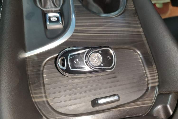 Used Buick Envision 2018 20T Two-Wheel-Drive Leading Model Vehicle Key