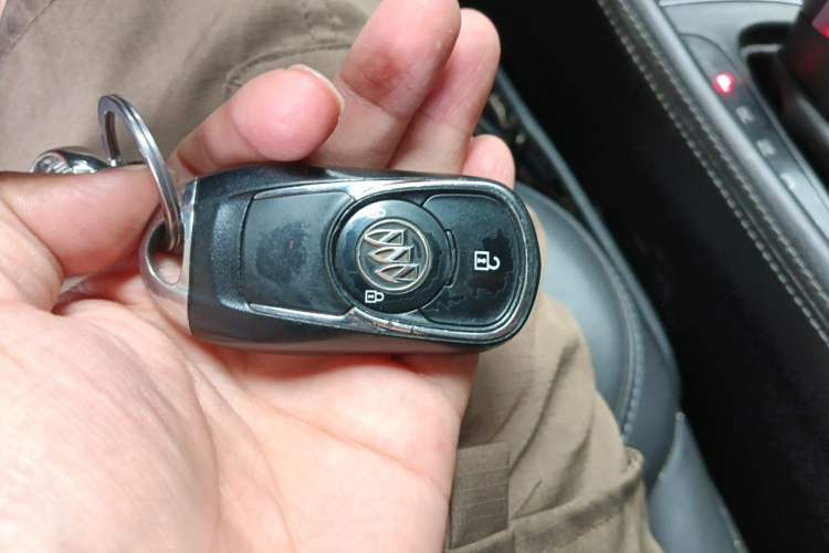 Used Buick Envision 2018 20T Two-Wheel-Drive Elite Model Vehicle Key