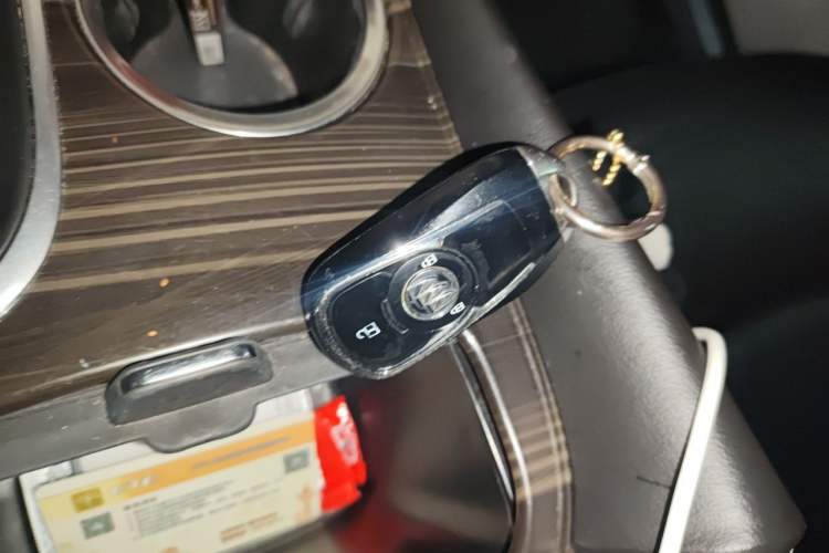 Used Buick Envision 2018 20T Two-Wheel-Drive Elite Model Vehicle Key