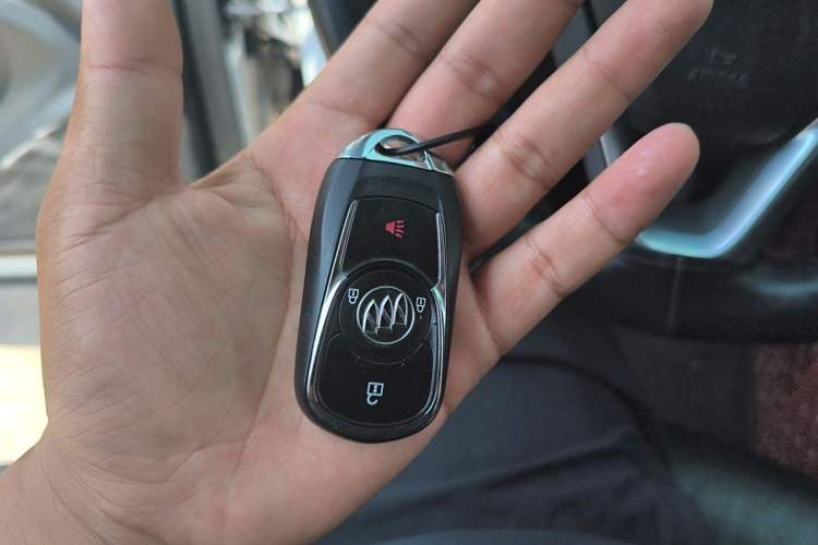 Used Buick Envision 2018 20T Two-Wheel-Drive Elite Model Vehicle Key