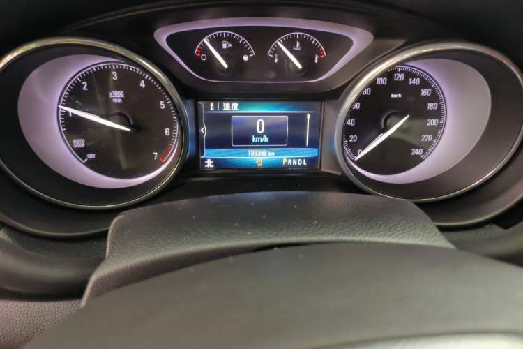 Used Buick Envision 2018 28T Four-Wheel Drive Elite Version Odometer Close Up