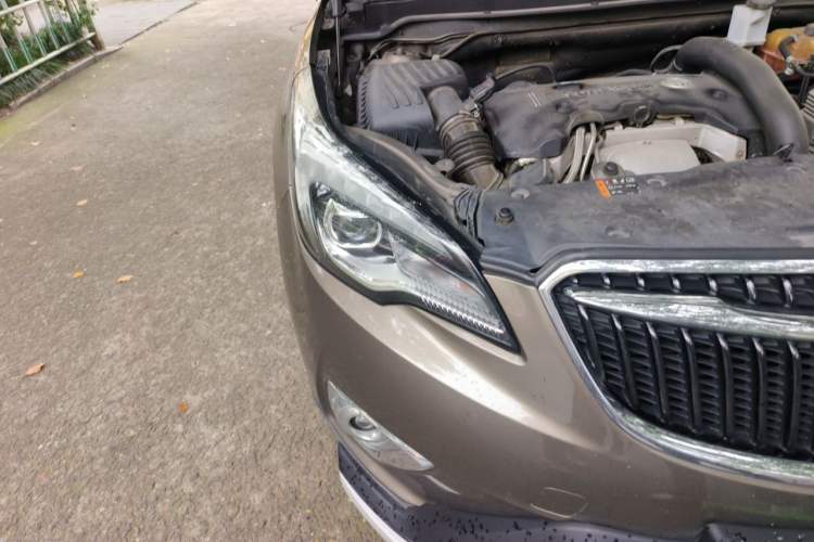 Used Buick Envision 2018 28T Four-Wheel Drive Elite Version Right Front Headlight