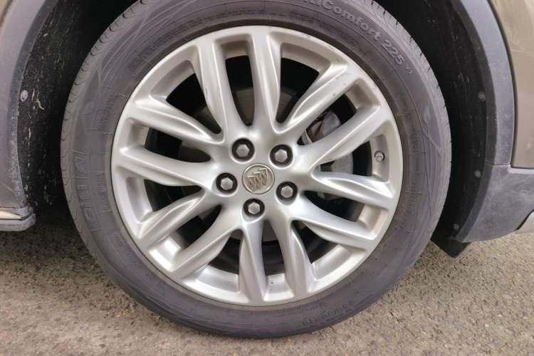 Used Buick Envision 2018 28T Four-Wheel Drive Elite Version Right Front Wheel Hub