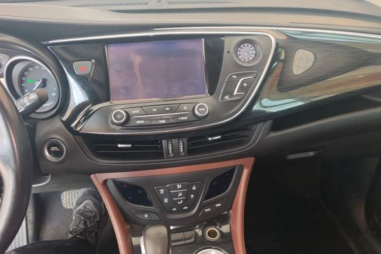 Used Buick Envision 2019 20T Two-Wheel Drive Luxury Version China V Standard Audio And AC Panel