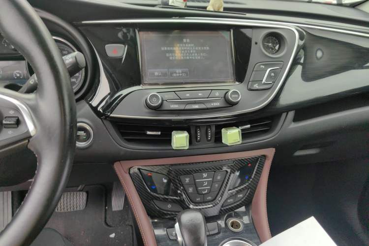 Used Buick Envision 2019 20T Two-Wheel Drive Luxury Version China V Standard Audio And AC Panel