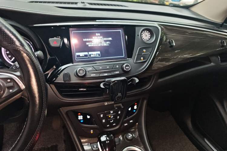Used Buick Envision 2019 20T Two-Wheel Drive Elite Version China VI Standard Audio And AC Panel