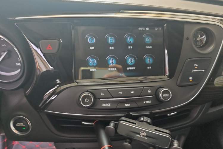 Used Buick Envision 2019 20T Two-Wheel Drive Leading Model China VI Standard Audio And AC Panel