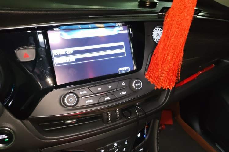 Used Buick Envision 2019 20T Two-Wheel Drive Elite Version China VI Standard Audio And AC Panel